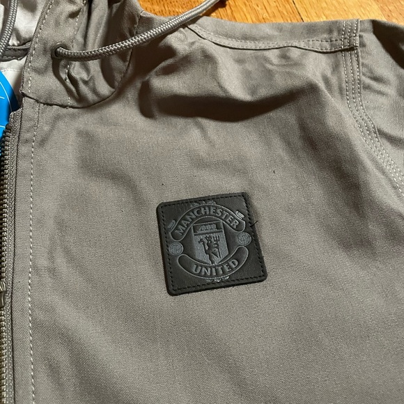 NWT! Manchester United jacket - M - Picture 3 of 5